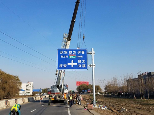 保定保定道路护栏网网片该如何进行正确的选购呢？